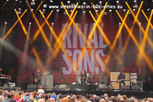 Rival_Sons_RamblinManFair2015.JPG, août 2015 Rival_Sons_RamblinManFair2015.JPG